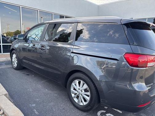 2017 Kia Sedona LX