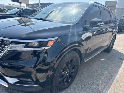 Aurora Black Pearl 2024 Kia Carnival SX