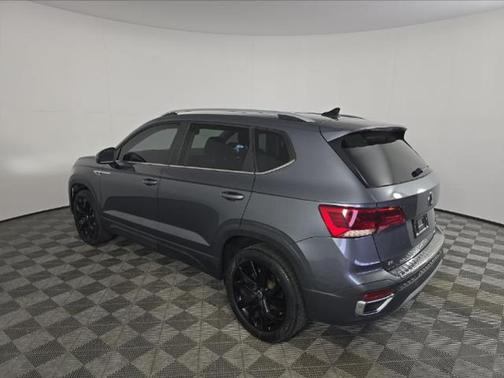 Platinum Gray Metallic 2023 Volkswagen Taos 1.5T SE