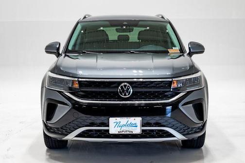 Platinum Gray Metallic 2023 Volkswagen Taos 1.5T SE