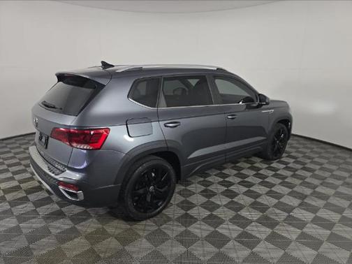 Platinum Gray Metallic 2023 Volkswagen Taos 1.5T SE