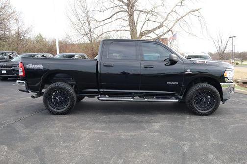 2022 RAM 2500 Tradesman Crew Cab 4x4 6'4' Box