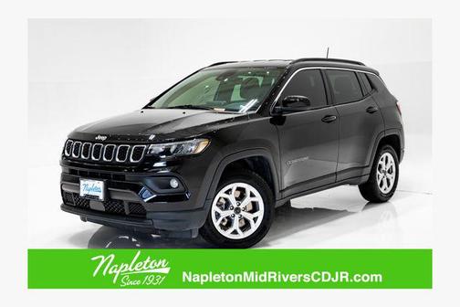 Diamond Black Crystal Pearlcoat 2025 Jeep Compass Latitude
