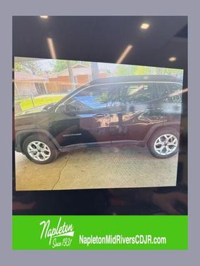 Diamond Black Crystal Pearlcoat 2025 Jeep Compass Latitude