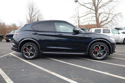 2024 Alfa Romeo Stelvio Ti