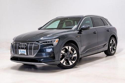 Gray Metallic 2023 Audi e-tron Premium Plus quattro