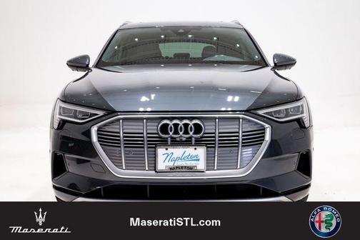 Gray Metallic 2023 Audi e-tron Premium Plus quattro