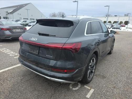 2023 Audi e-tron Premium Plus quattro