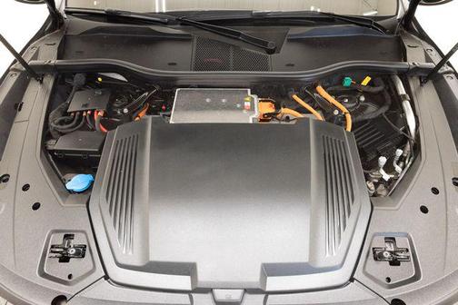 Gray Metallic 2023 Audi e-tron Premium Plus quattro