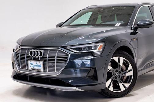 Gray Metallic 2023 Audi e-tron Premium Plus quattro