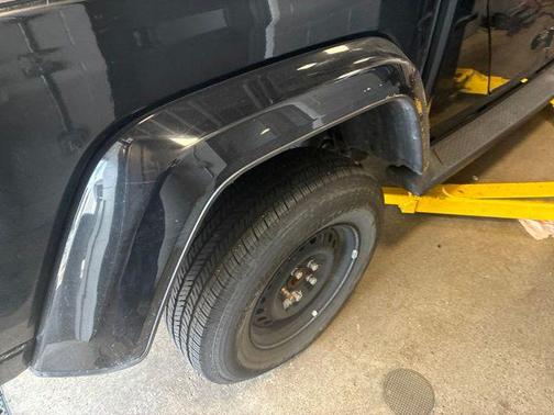 Black Clearcoat 2021 Jeep Gladiator Overland