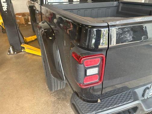Black Clearcoat 2021 Jeep Gladiator Overland