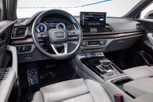 Mythos Black Metallic 2022 Audi Q5 45 S line Premium Plus