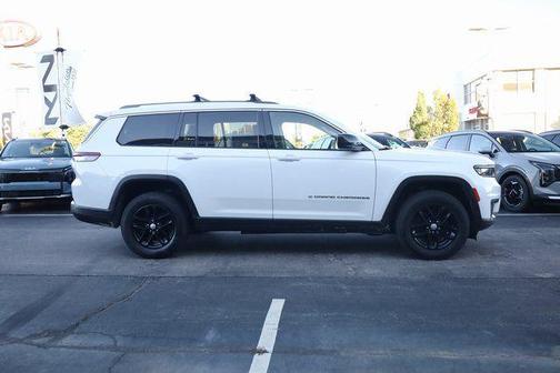 2022 Jeep Grand Cherokee L Laredo