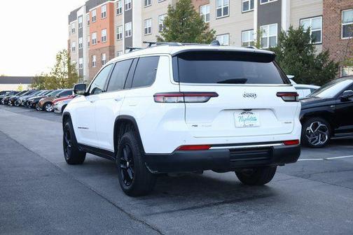 2022 Jeep Grand Cherokee L Laredo