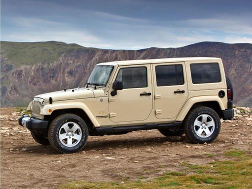 Natural Green Pearlcoat 2011 Jeep Wrangler Unlimited Sport