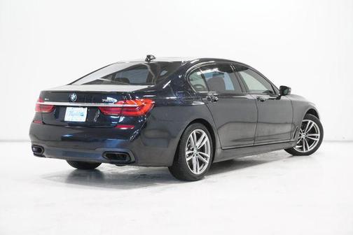 Carbon Black Metallic 2019 BMW 750 i xDrive