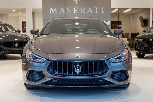 Grigio Maratea Metallic 2023 Maserati Ghibli Modena Q4