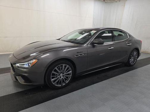 Grigio Maratea Metallic 2023 Maserati Ghibli Modena Q4