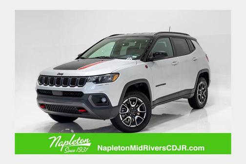 Silver Zynith Metallic Clearcoat 2025 Jeep Compass Trailhawk