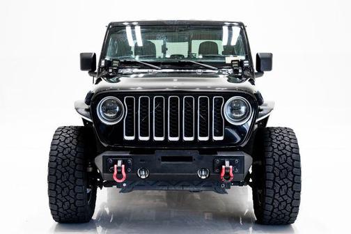 Black Clearcoat 2020 Jeep Gladiator Overland