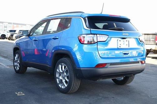2024 Jeep Compass Latitude Lux