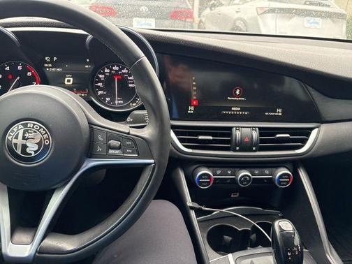 2018 Alfa Romeo Giulia Base