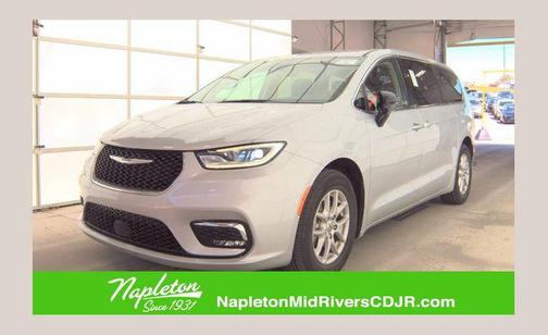 Silver Mist Clearcoat 2024 Chrysler Pacifica Touring L