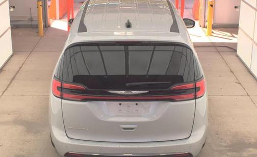 Silver Mist Clearcoat 2024 Chrysler Pacifica Touring L