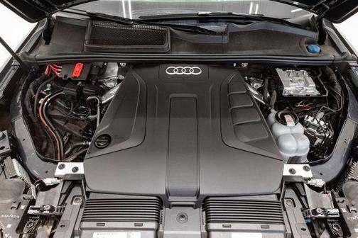 2024 Audi Q7 45 Premium Plus