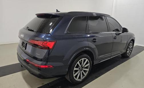 2024 Audi Q7 45 Premium Plus