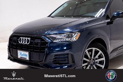 Waitomo Blue Metallic 2024 Audi Q7 45 Premium Plus