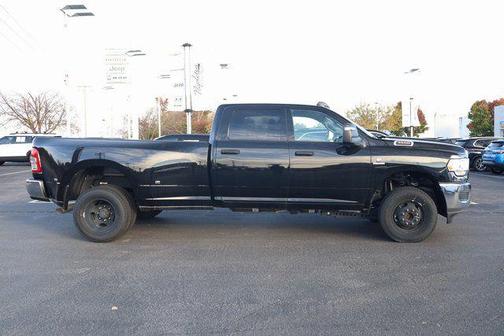 2024 RAM 3500 Tradesman Crew Cab 4x4 8' Box