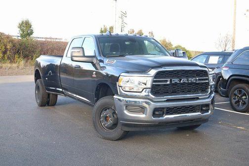2024 RAM 3500 Tradesman Crew Cab 4x4 8' Box
