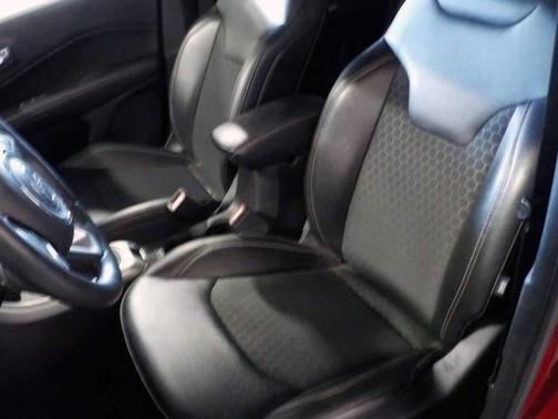 Photo 2 of 7 of 2019 Jeep Compass Latitude