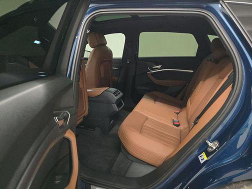 Galaxy Blue Metallic 2021 Audi e-tron Premium Plus