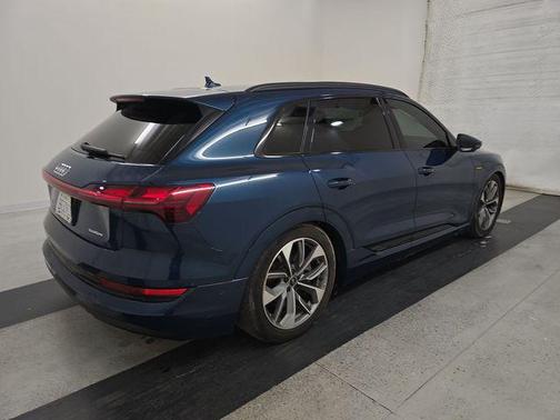 Galaxy Blue Metallic 2021 Audi e-tron Premium Plus