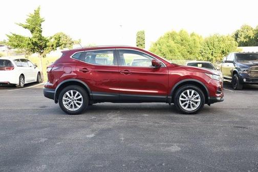 2022 Nissan Rogue Sport SV