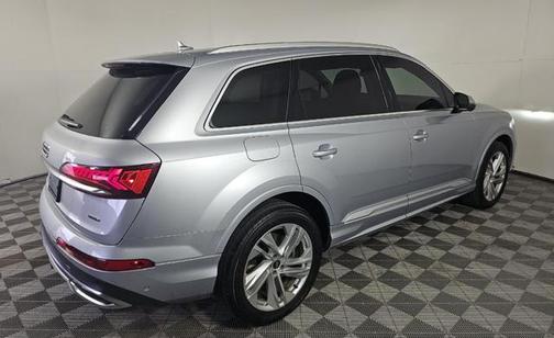 Silver Metallic 2021 Audi Q7 45 Premium Plus