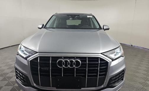 Silver Metallic 2021 Audi Q7 45 Premium Plus