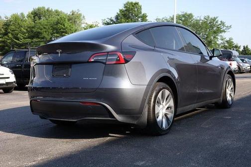 2022 Tesla Model Y Long Range Dual Motor All-Wheel Drive