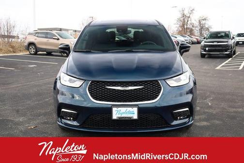 2025 Chrysler Pacifica L