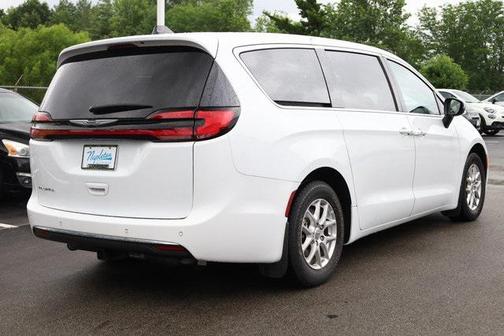 2023 Chrysler Pacifica Touring