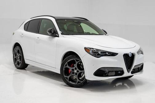 Milano White 2025 Alfa Romeo Stelvio Ti