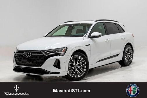 Glacier White Metallic 2024 Audi Q8 e-tron Premium Plus