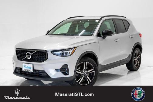 Silver Dawn Metallic 2023 Volvo XC40 B5 Plus Dark Theme