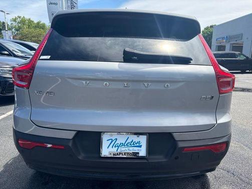 Silver Dawn Metallic 2023 Volvo XC40 B5 Plus Dark Theme