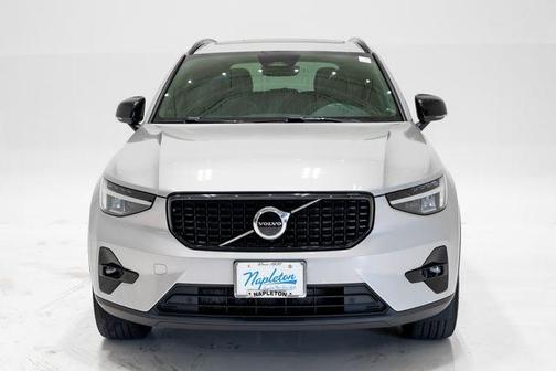 Silver Dawn Metallic 2023 Volvo XC40 B5 Plus Dark Theme