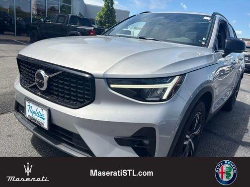 Silver Dawn Metallic 2023 Volvo XC40 B5 Plus Dark Theme
