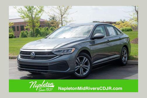 Platinum Gray Metallic 2024 Volkswagen Jetta 1.5T SE